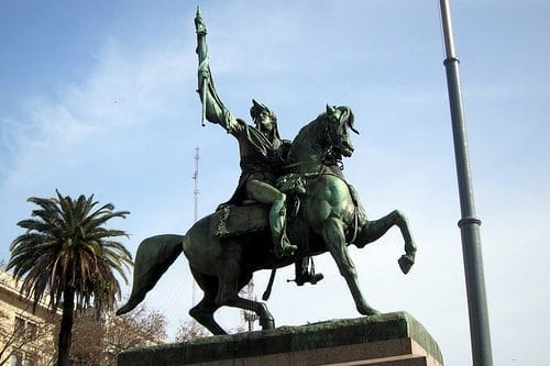 statue